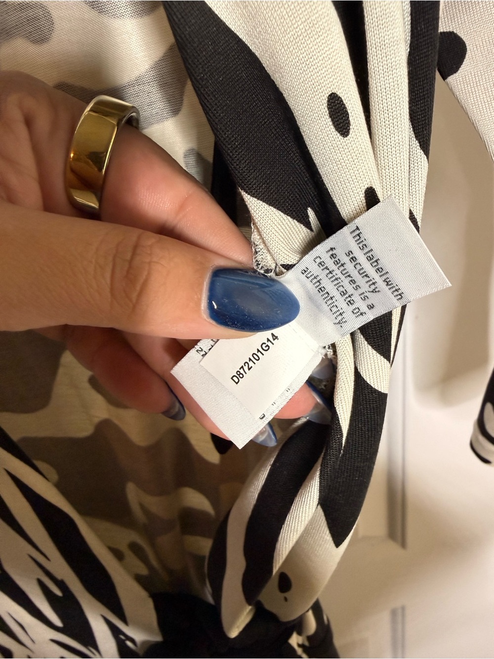Diane Von Furstenberg Silk Jersey Black and Cream Wrap-Style Maxi Dress - Picture 6 of 10